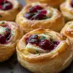 mini cranberry brie bites with puff pastry 2026 01 07 232855 819x1024 1